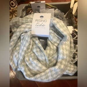 Rising Tide scarf